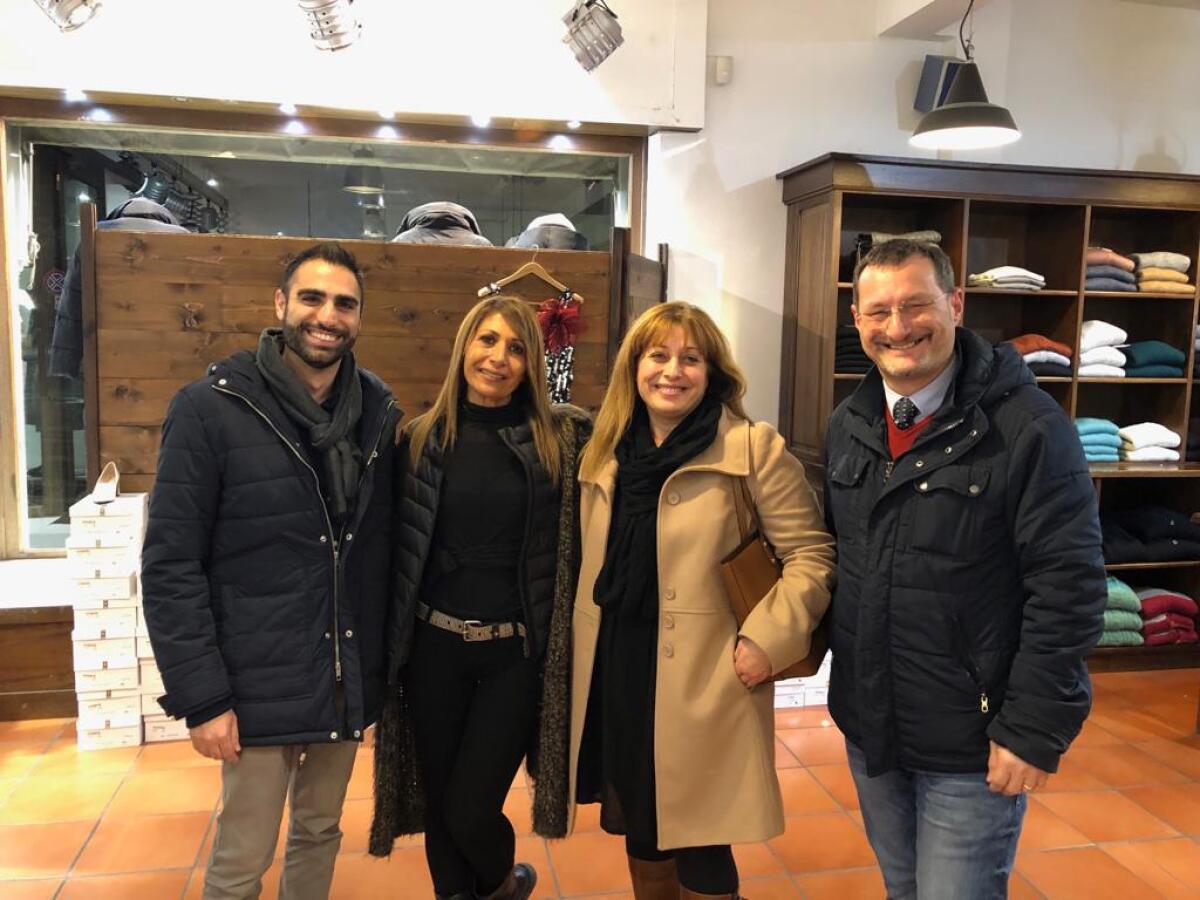 Pomezia, l'amministrazione incontra i commercianti del centro - 