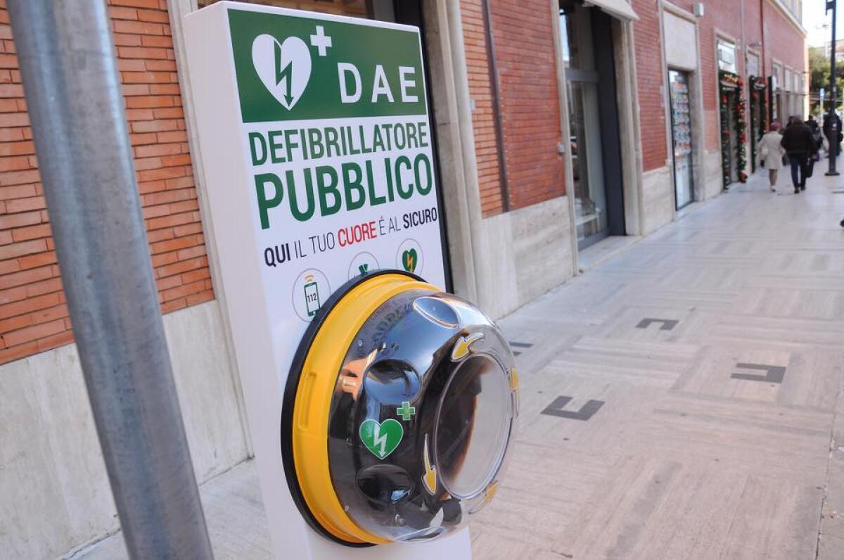 “Latina Città cardioprotetta”: in arrivo 10 defibrillatori pubblici in punti strategici della città. - 