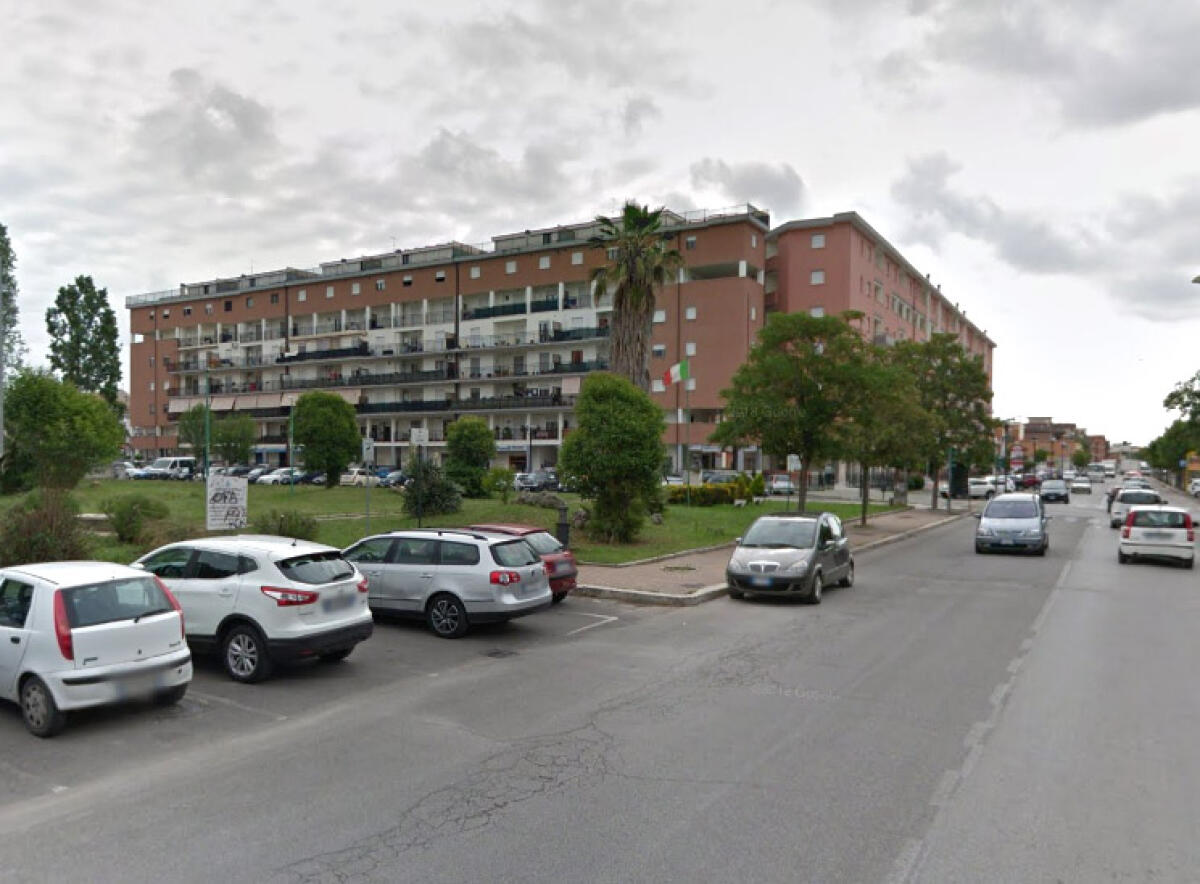 APRILIA - Anomalia all'incrocio tra via De Gasperi e via delle Palme: la segnalazione di un'ascoltatrice. - 