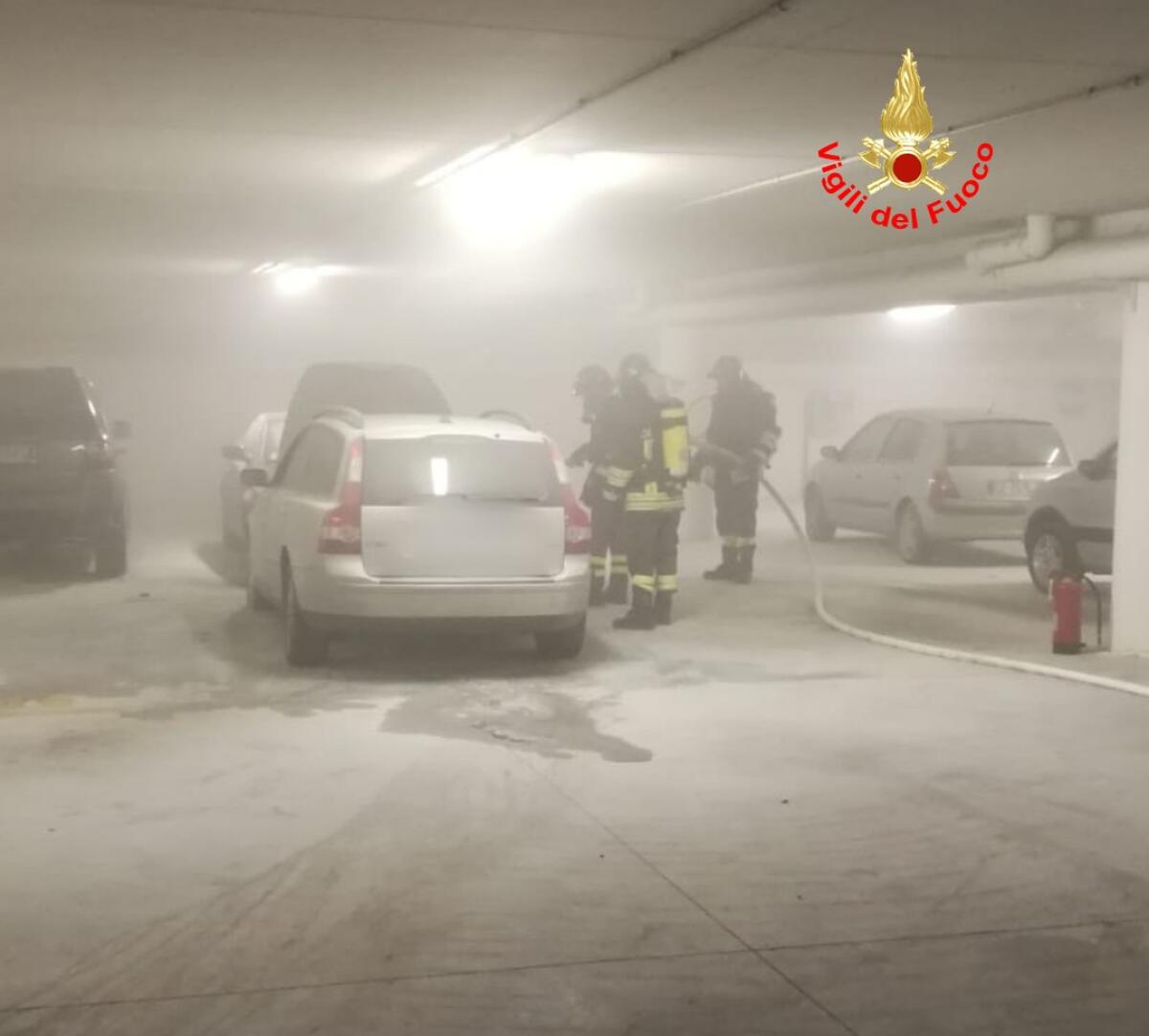 Principio d’incendio nei seminterrati della Torre Pontina, a Latina. - 