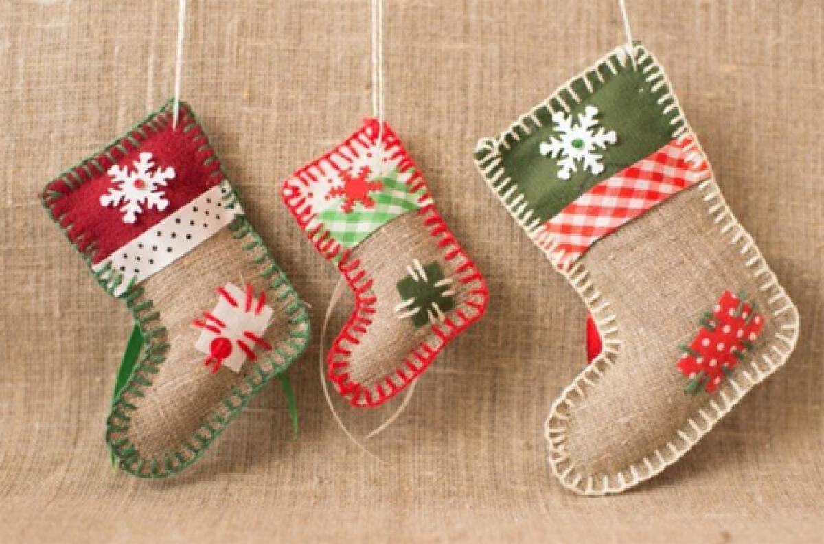 Domenica 6 Gennaio in Piazza Roma ad Aprilia distribuzione gratuita delle calze della Befana. - 