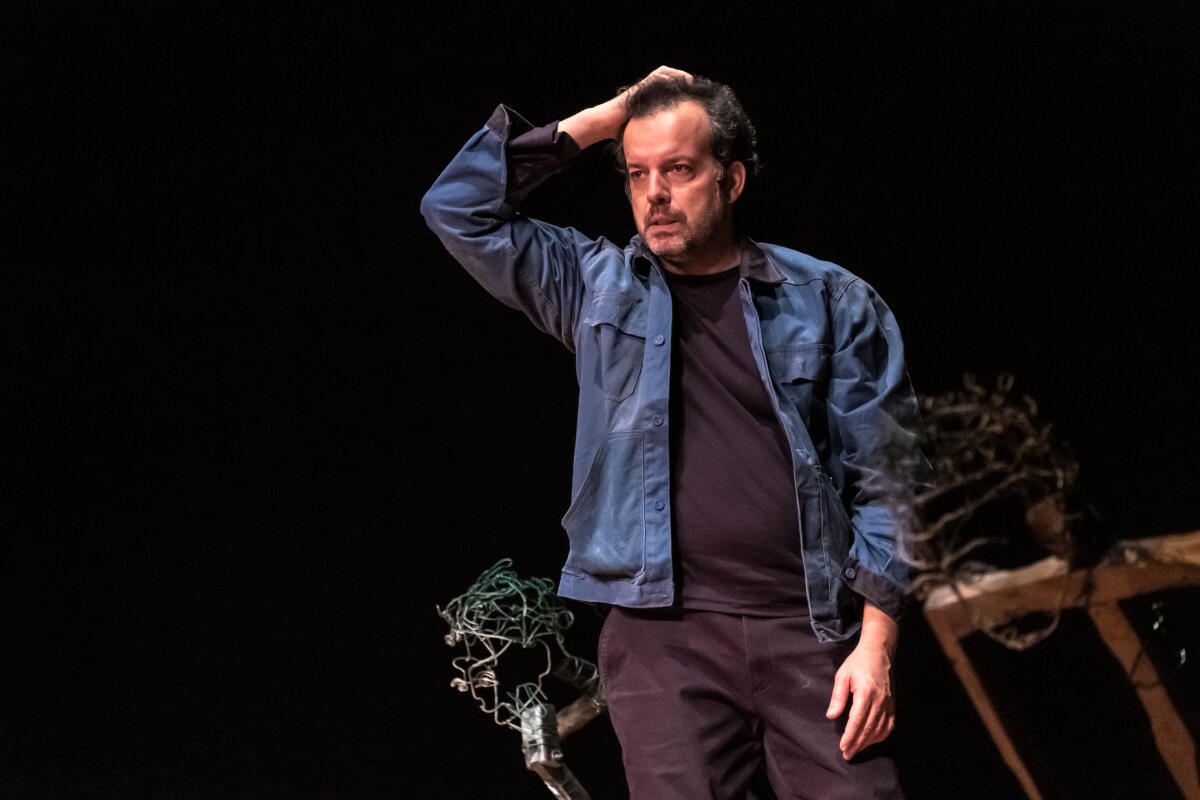 “In nome del Padre”: Mario Perrotta questo giovedì in scena al Teatro Comunale di Priverno. - 