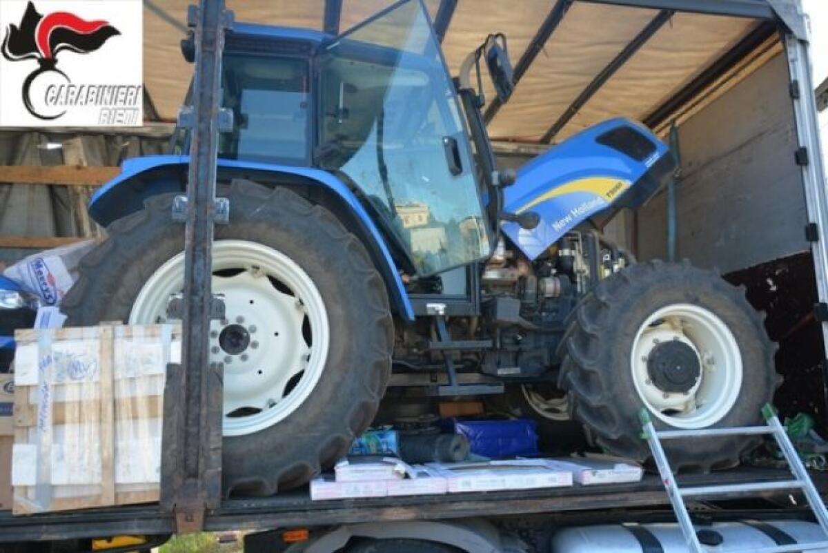 Operazione Bobcat, mezzi pesanti rubati e rivenduti all'estero. 7 arresti - 