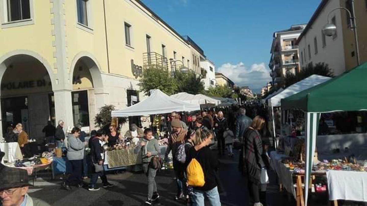 Questa domenica ad Aprilia torna il tradizionale mercatino in Piazza. - 
