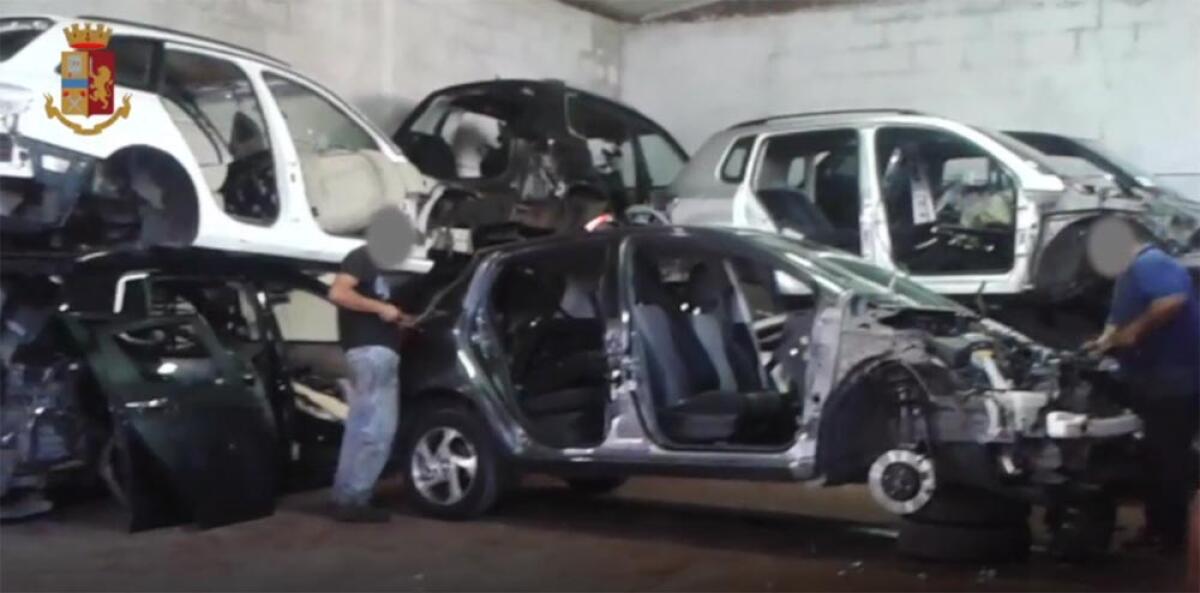 Mercato parallelo delle auto rubate: La Polizia Stradale  esegue tra Roma, Nettuno e Marino 12 ordinanze di custodia cautelare. - 