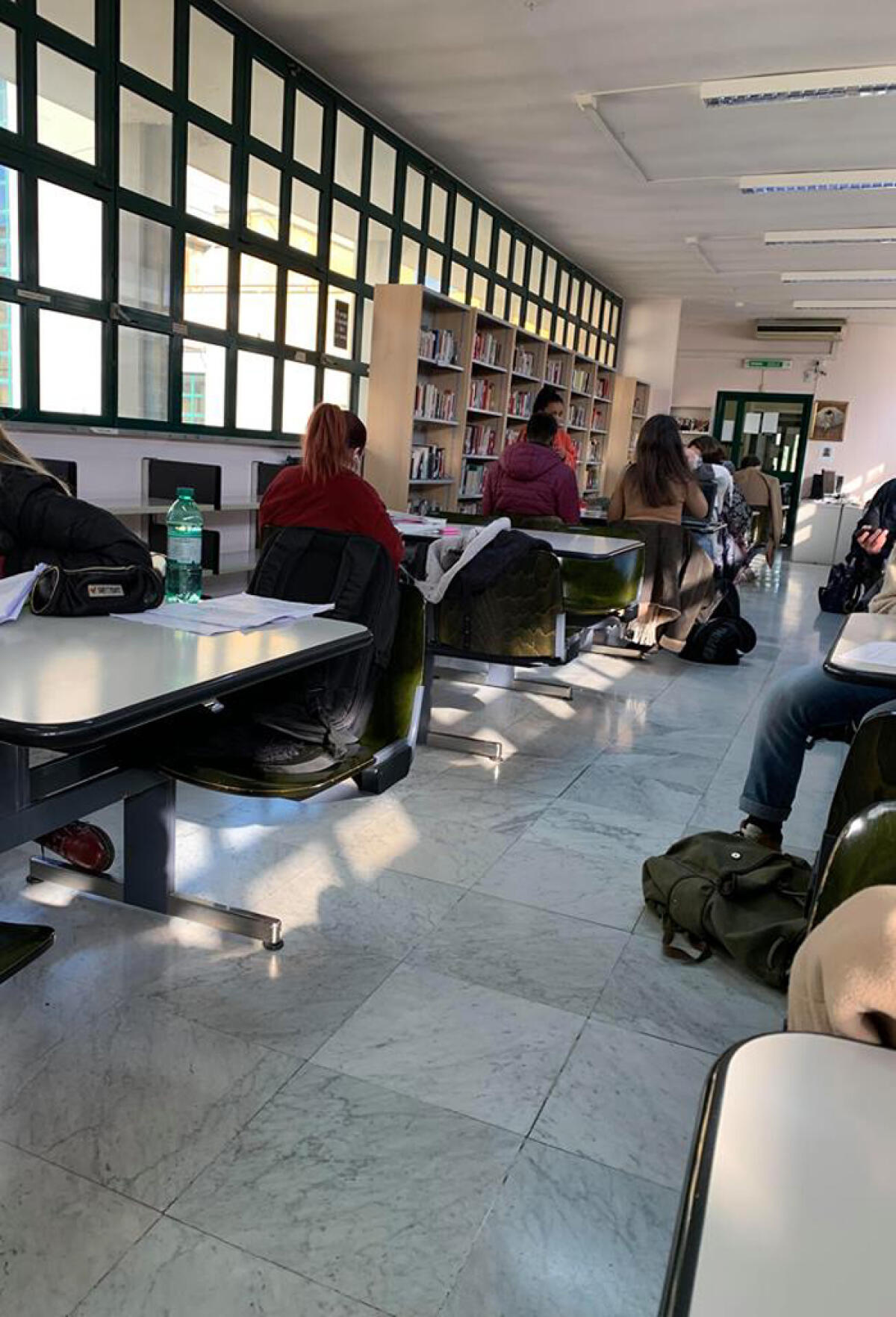 Al freddo da giorni: indignati i giovani utenti della biblioteca comunale “Manzù” di Aprilia. - 