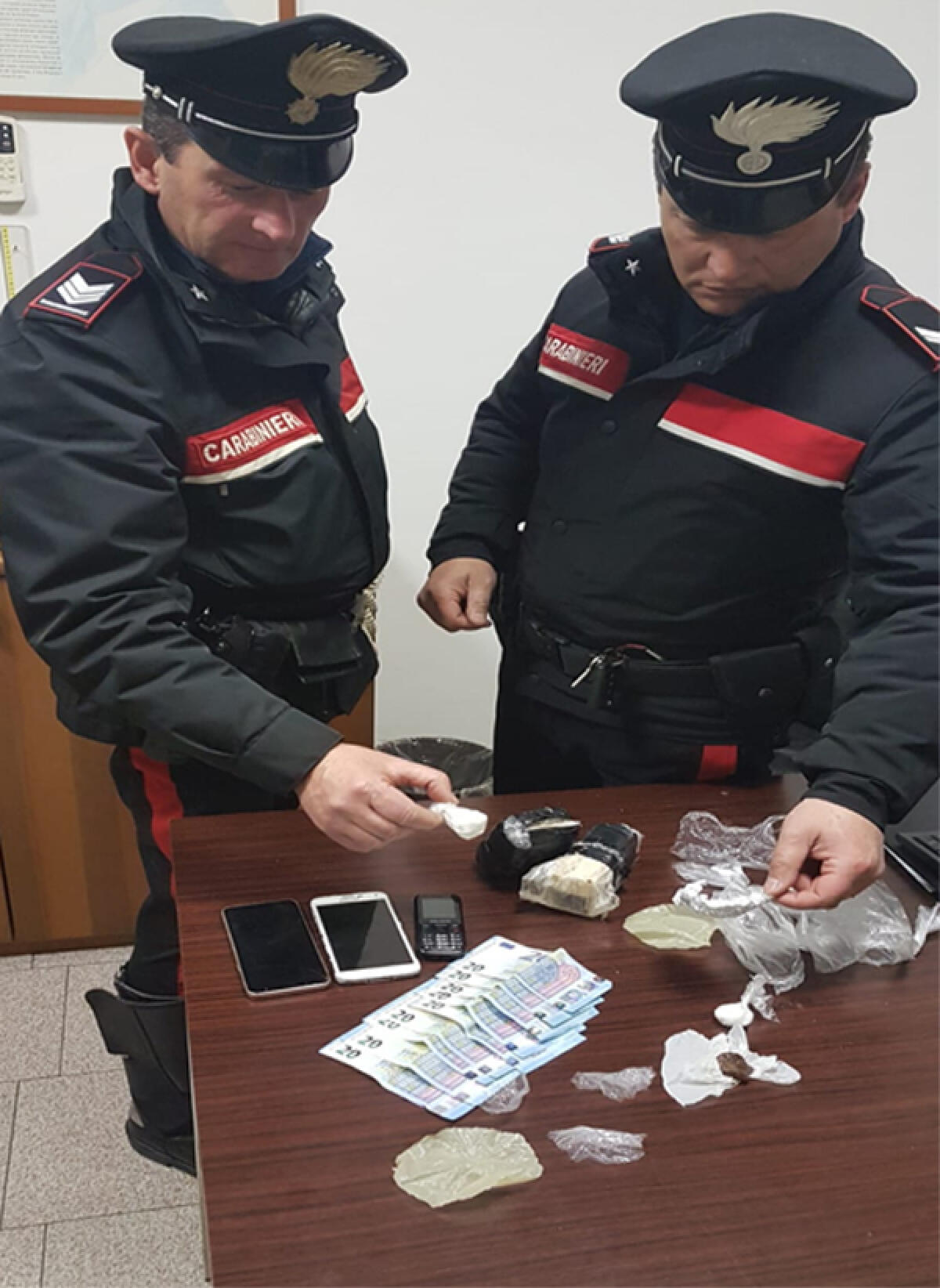 Tre arresti a Latina: i Carabinieri sequestrano quasi mezzo chilo di droga, tra cocaina ed eroina. - 