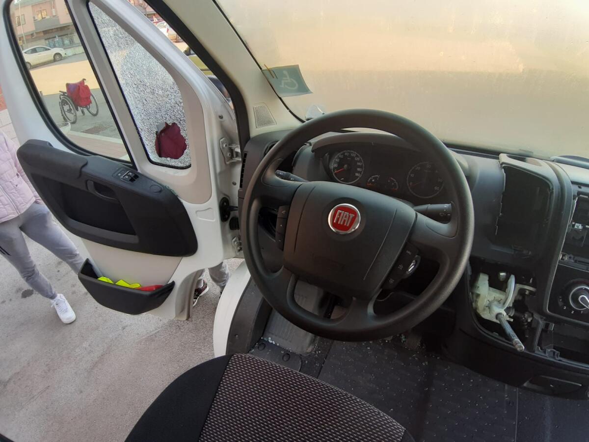 Ladri in azione alla comunità “Raggio di Sole” di Aprilia: tentano di rubare un furgone. - 