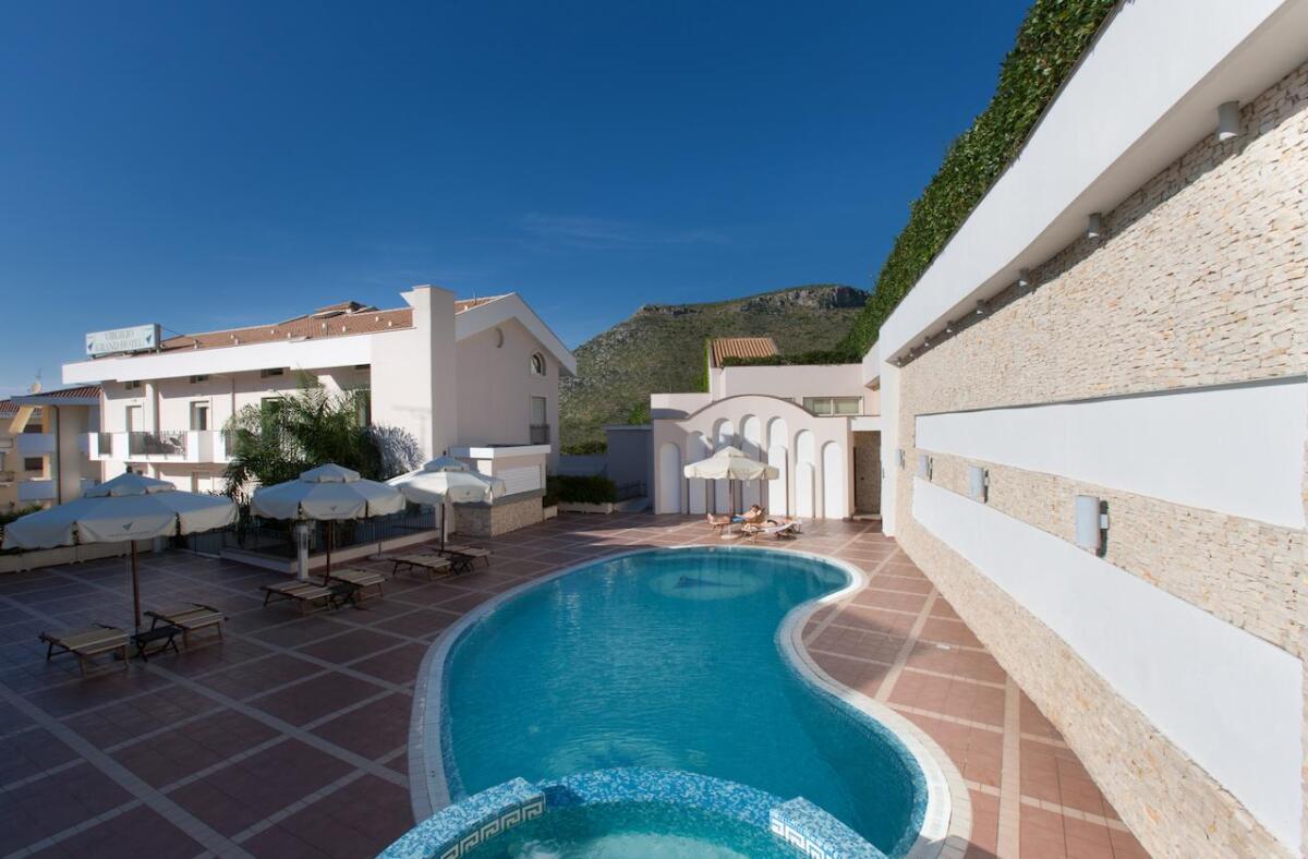 13enne risucchiata in piscina all’Hotel Virgilio di Sperlonga: chiusa l'inchiesta, 3 indagati. - 
