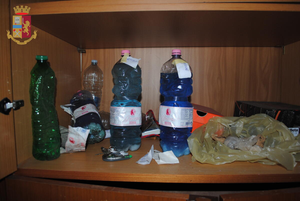 Velletri - 2 chili di ketamina in casa, denunciati 3 fratelli - 