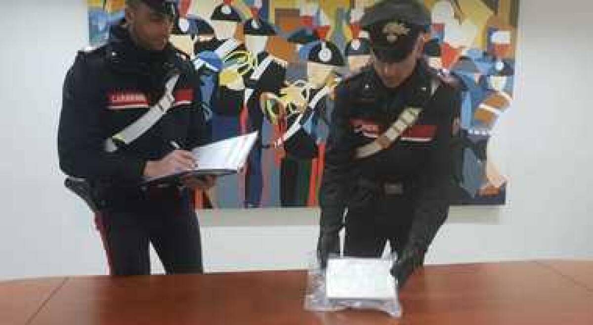 APRILIA - Con un chilo di cocaina in auto, arrestata un'insospettabile. - 