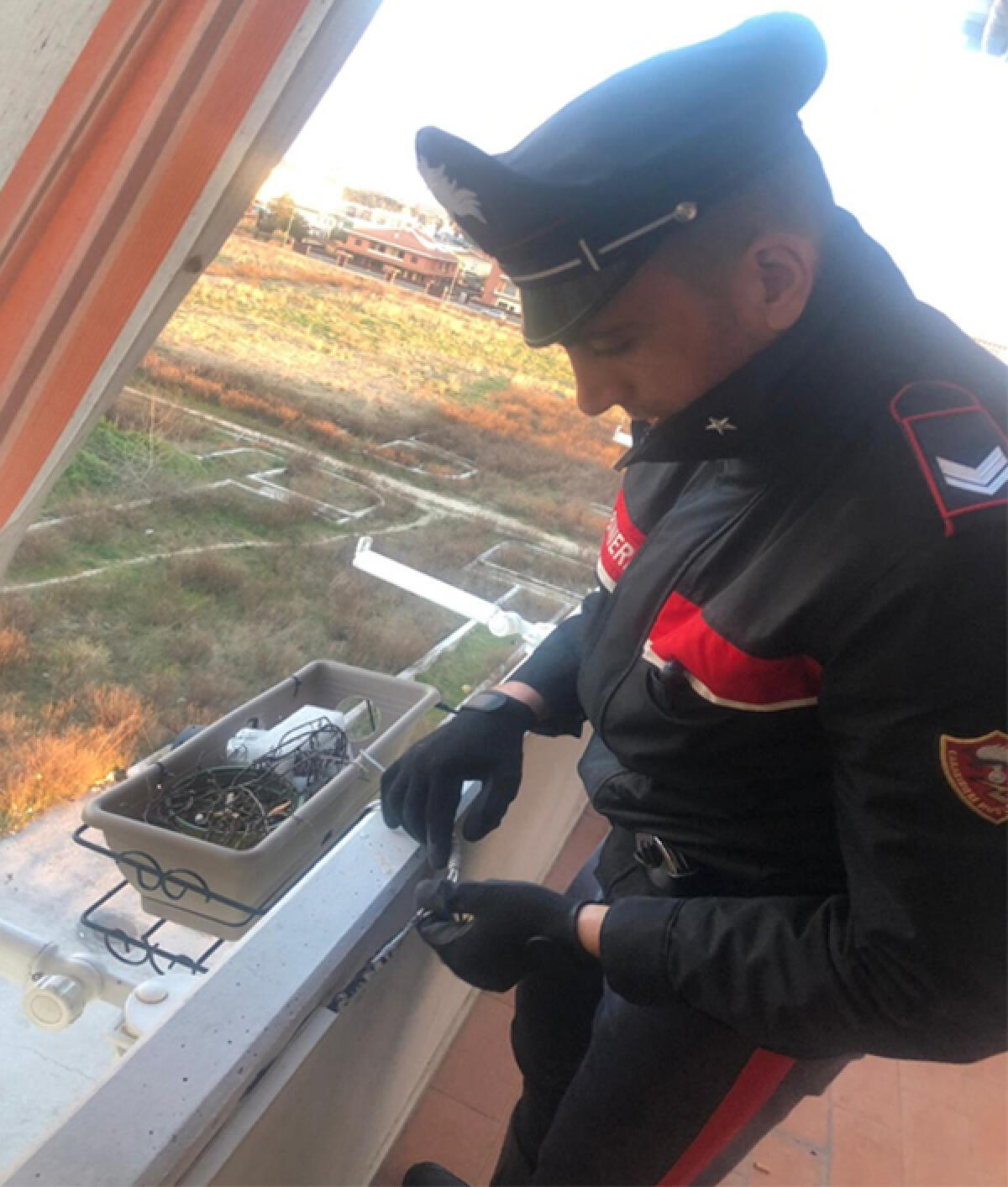 Smantellato dai Carabinieri un “fortino” della droga nella zona di via  Carroceto, ad Aprilia. - 