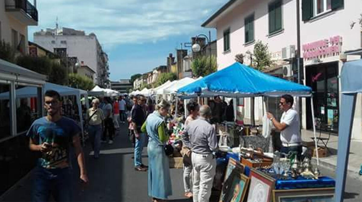 Domenica 17 febbraio torna il mercatino in Piazza Roma, ad Aprilia. - 