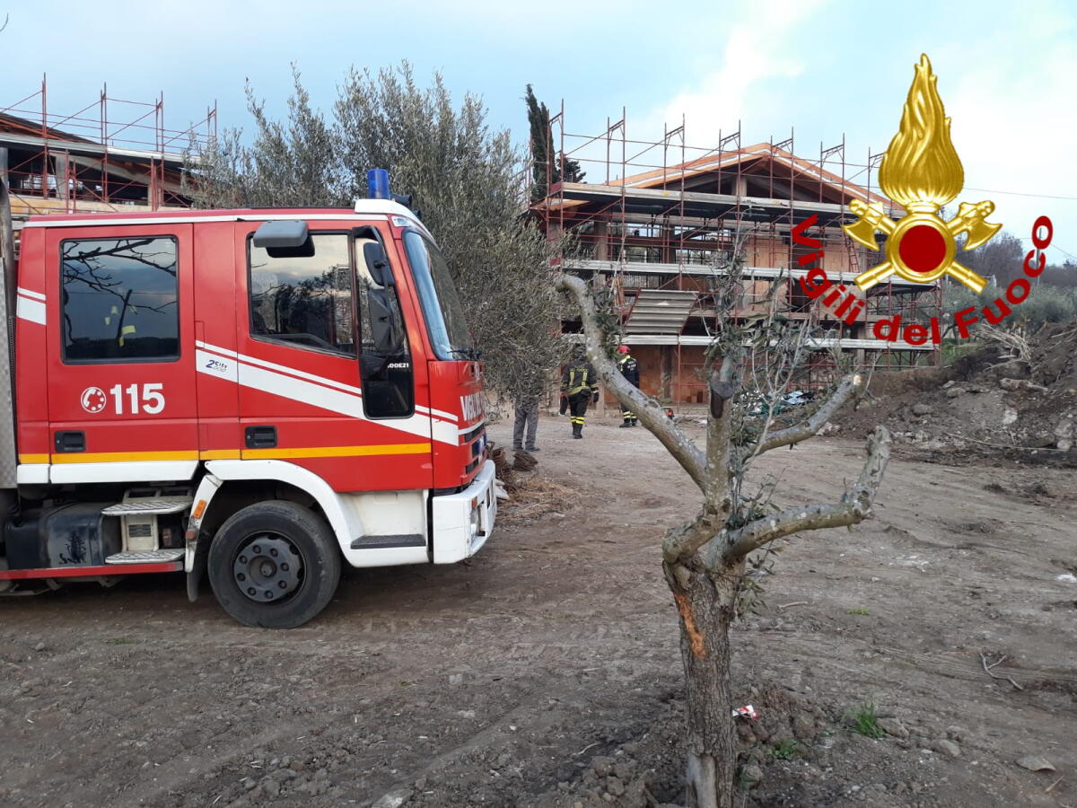 Travolto da un bobcat in un cantiere a Ciampino: la vittima è Massimo Abbafati, originario di Velletri. - 