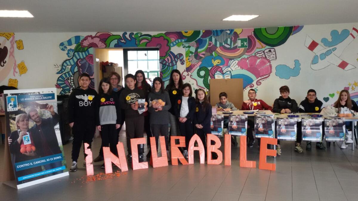 Gli studenti dell'Istituto Caetani di Sermoneta raccolgono mille euro per l'Airc - 