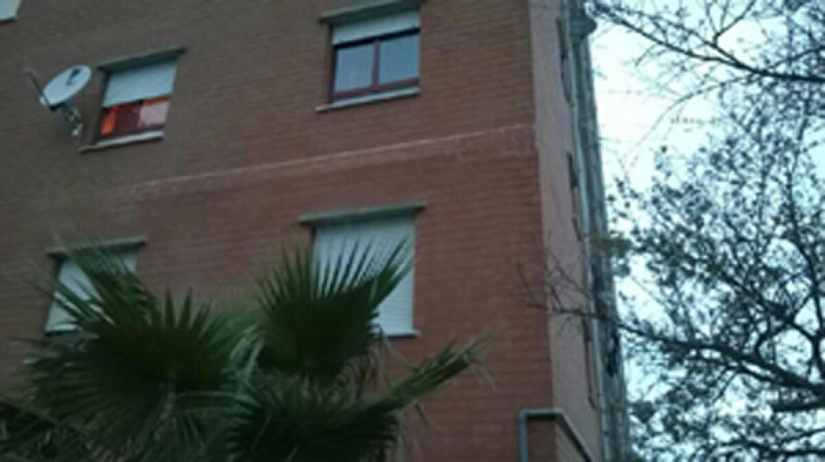 Allacci abusivi agli alloggi Ater di via Londra, ad Aprilia: due intere palazzine restano senza corrente. - 