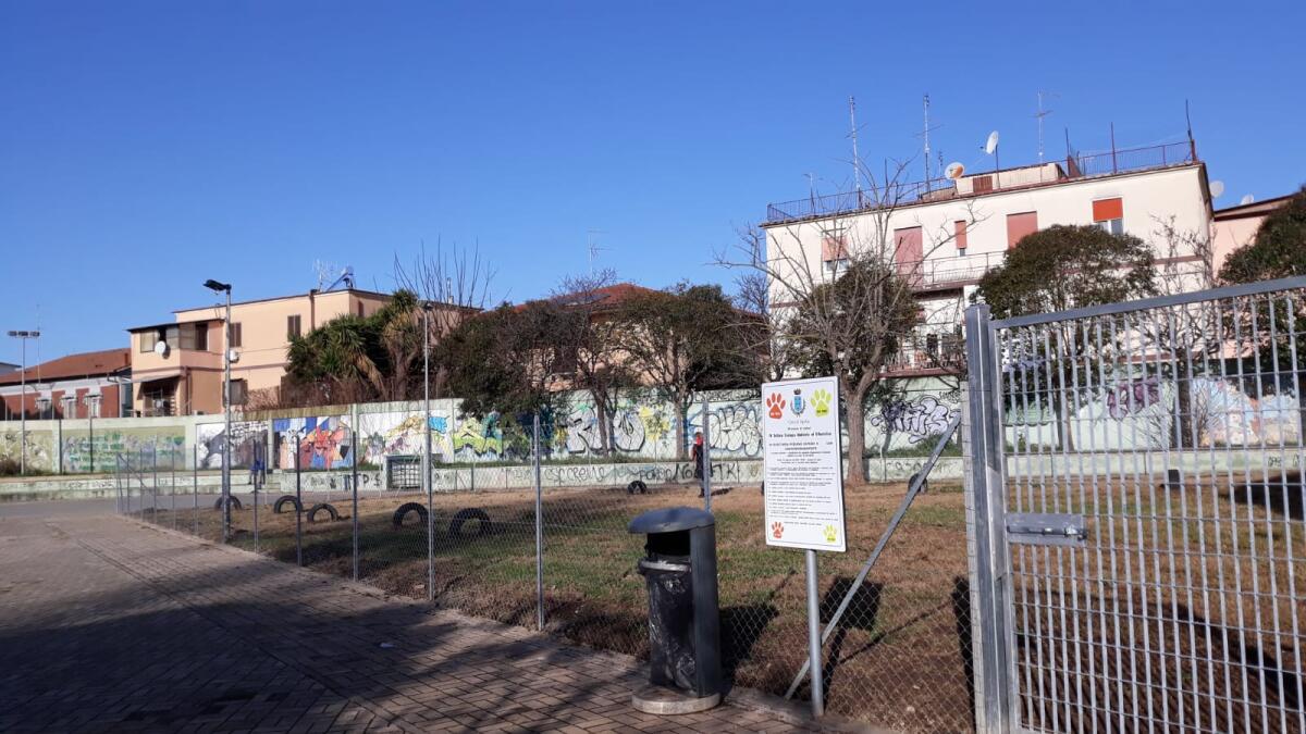 Area cani al Parco Manaresi senza servizi, il Comune di Aprilia: “i lavori non sono terminati, al momento il bau-park non è idoneo”. - 