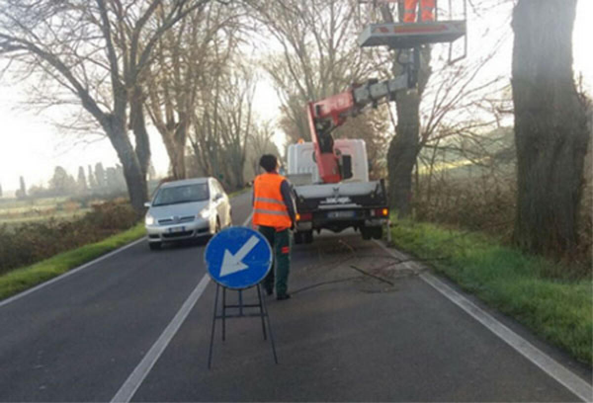 Lavori in via dei Cinque Archi, ad Aprilia: problemi alla viabilità. - 