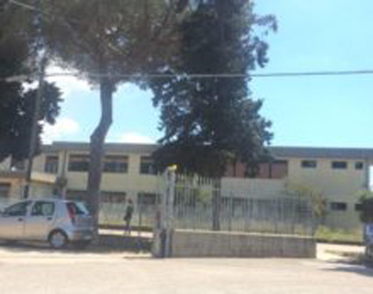 Aprilia - Ladri alla scuola elementare di Casalazzara - 