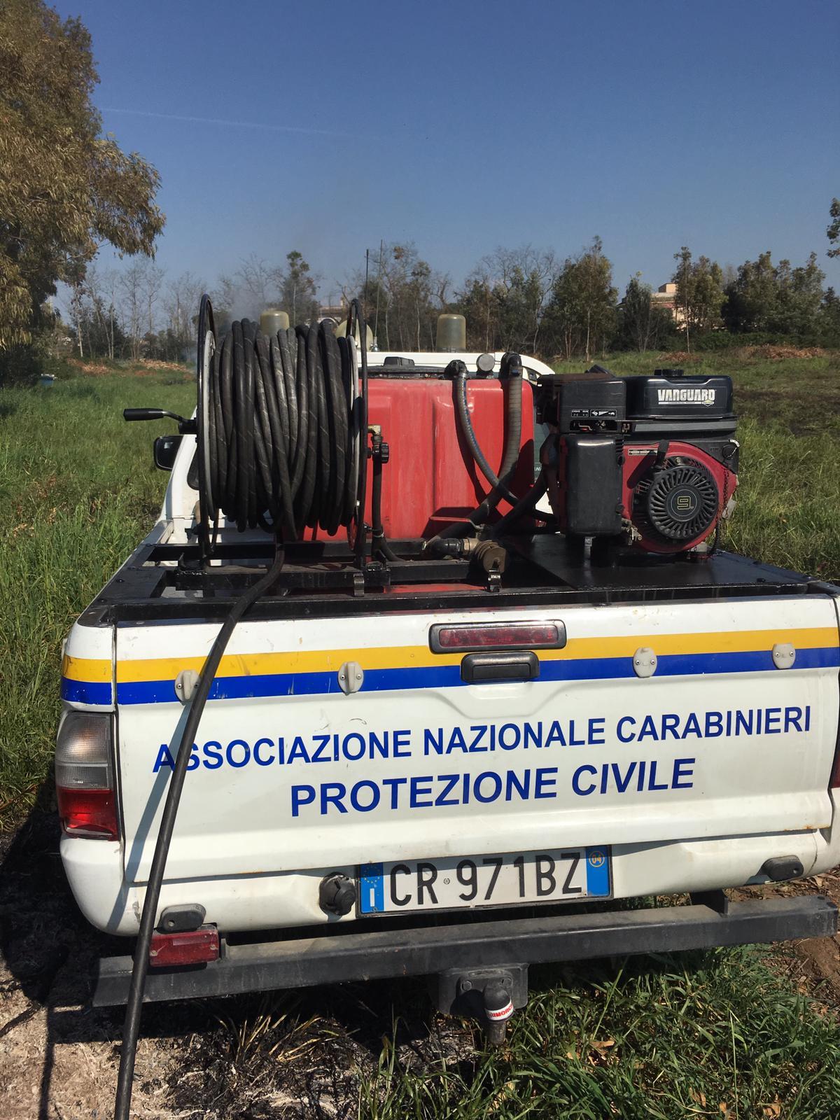 Incendio di sterpaglie ad Ardea, sul posto l'Anc di Aprilia - 