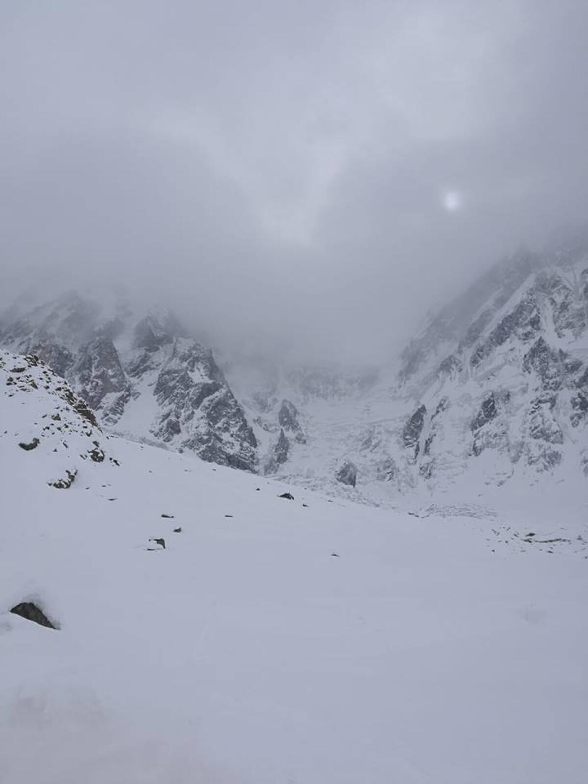 Quinto giorno di ricerche sul Nanga Parbat: per Daniele Nardi  e  Tom Ballard si alzano in volo i droni. - 