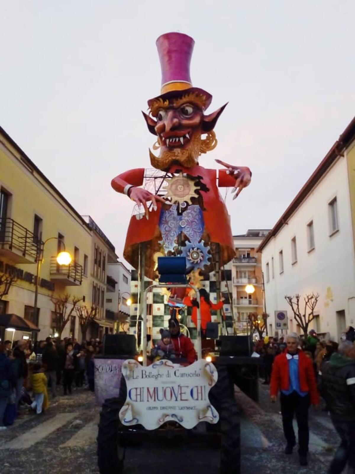 Carnevale Apriliano, vince il carro "Chi muove chi?" di Carroceto - 