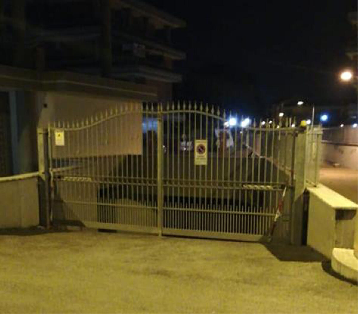 Nuove esalazioni al quartiere Aprilia Nord: ancora ignota la natura della sostanza rinvenuta in un'autorimessa. - 