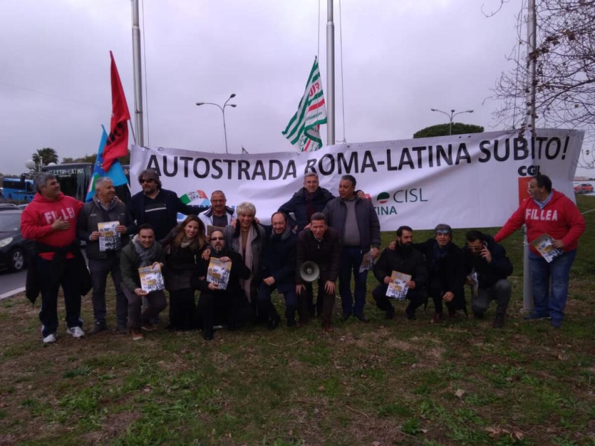 Presidio dei sindacati a Borgo Piave per la Roma-Latina - 