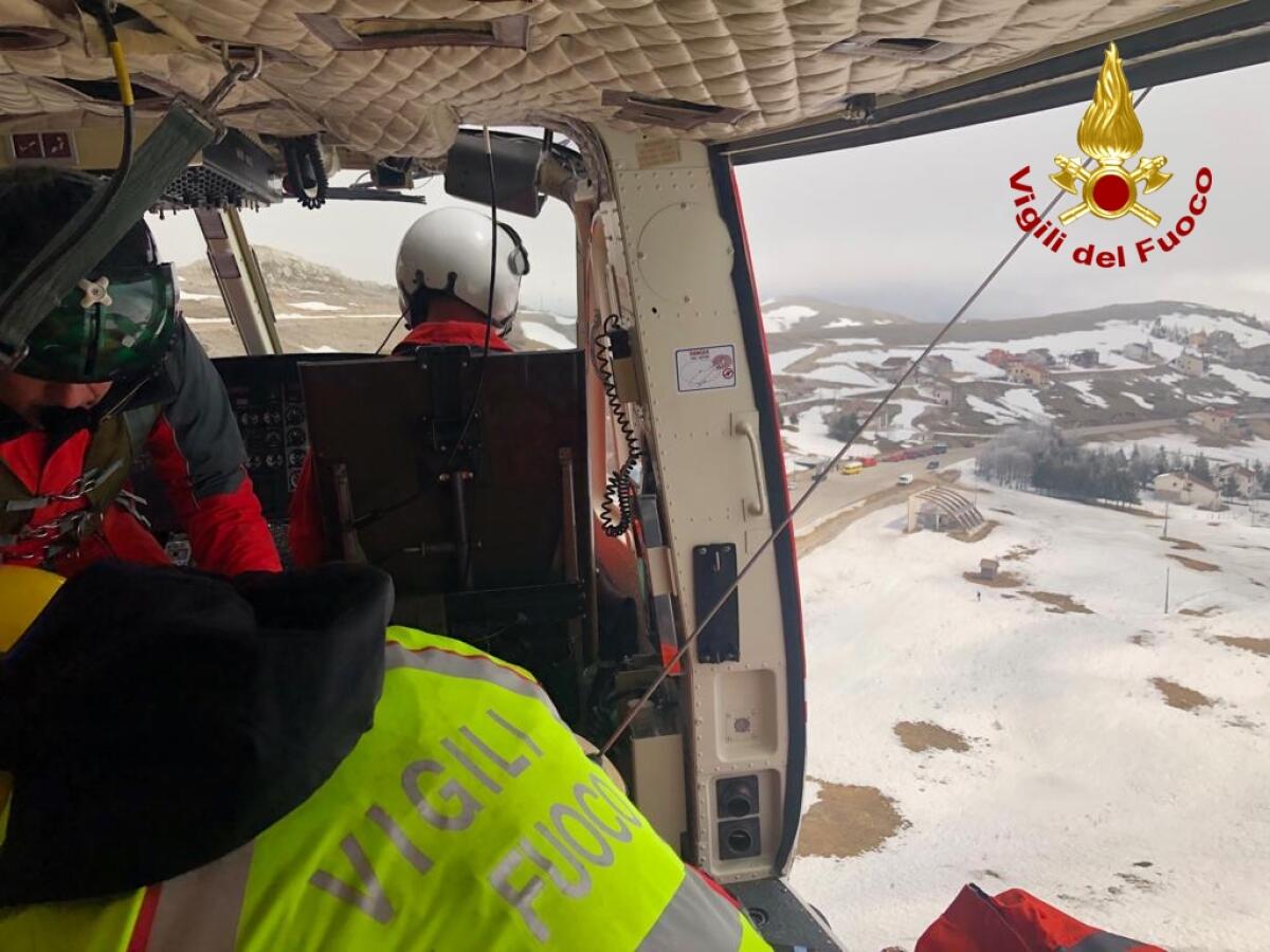 Esercitazione congiunta dei vigili del fuoco di Roma, Latina e Frosinone in ambiente innevato. - 