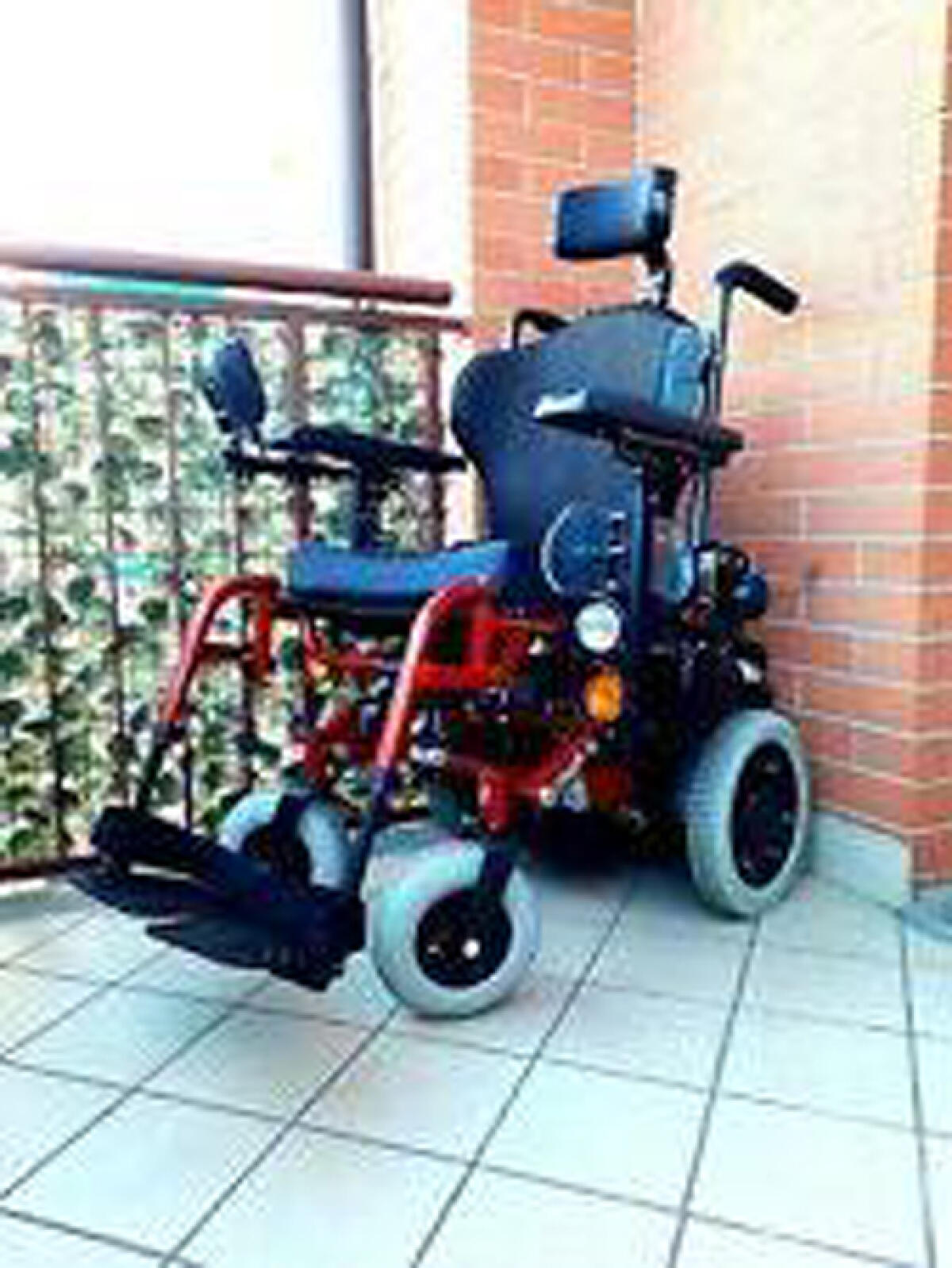 Rubano la carrozzina elettrica ad una donna disabile. La denuncia dell'associazione Diaphorà Onlus di Latina. - 