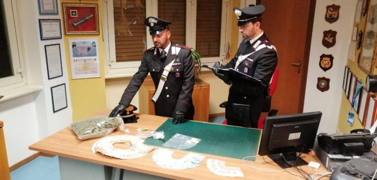 Spacciavano cocaina e marijuana nei pressi di un ristorante di Torvaianica: in tre in manette. - 