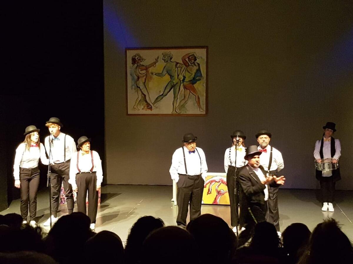 Dopo tre sold out, il Teatro Finestra replica al CulturAprilia questo mercoledì lo spettacolo “Ladri, giullari e canzoni”. - 
