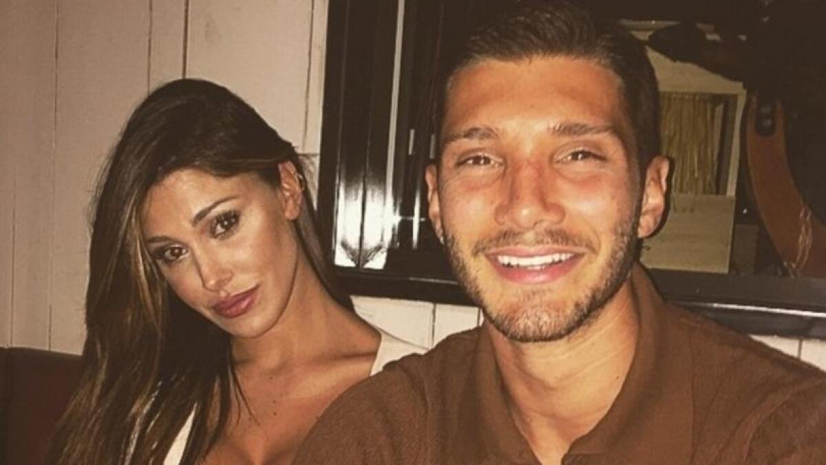 In vacanza a Ponza, avrebbero aggredito dei fotografi: Belen Rodriguez e Stefano De Martino in Tribunale a Latina. - 