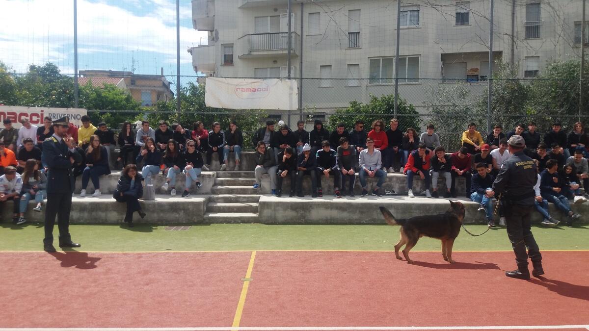 A scuola con la Guardia di Finanza di Latina: al via il progetto “Educazione alla legalità economica”. - 