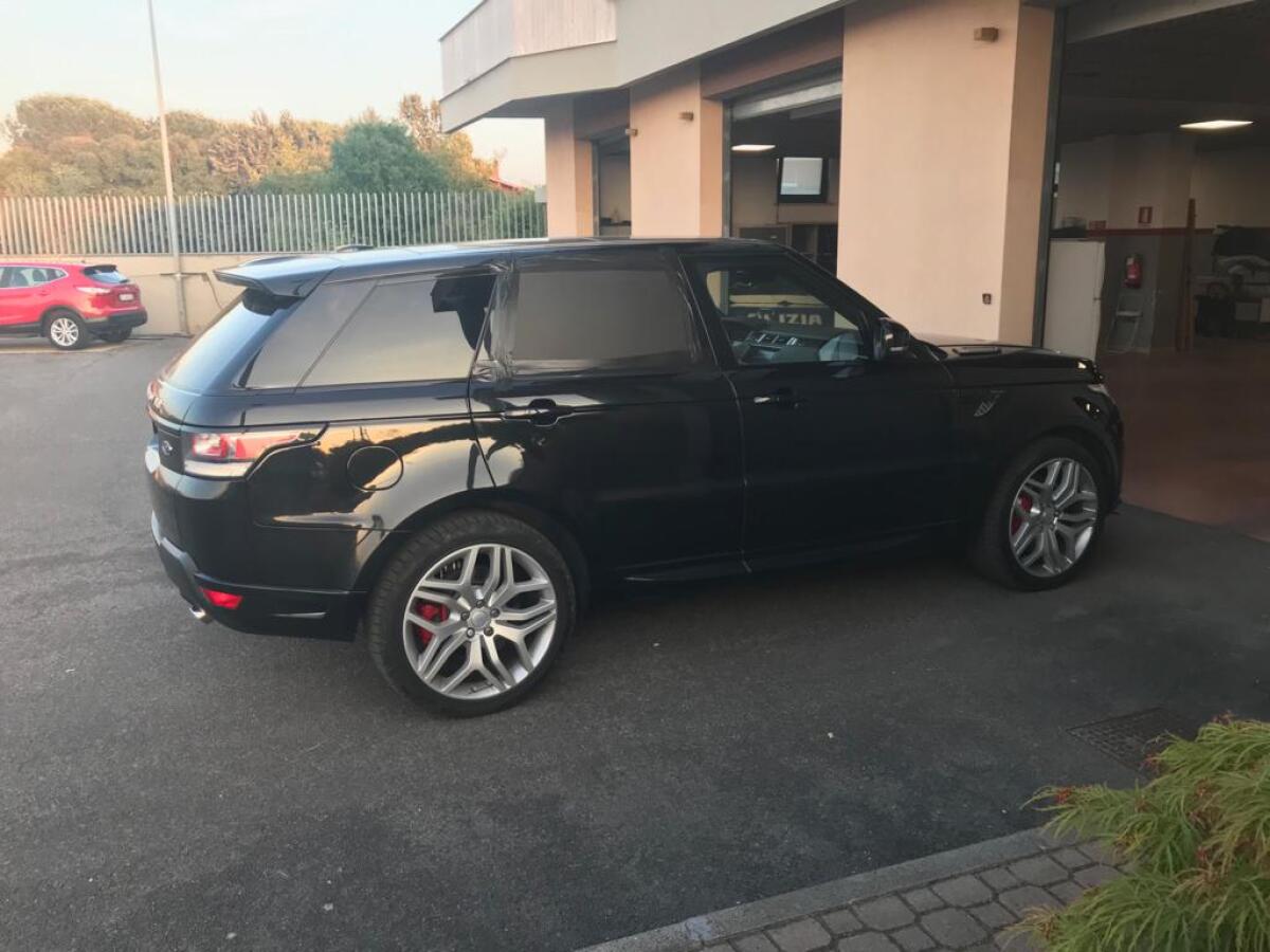 A tutta velocità sulla Pontina, su una Range Rover Sport rubata a Bologna: inseguito e arrestato dalla Stradale di Aprilia. - 