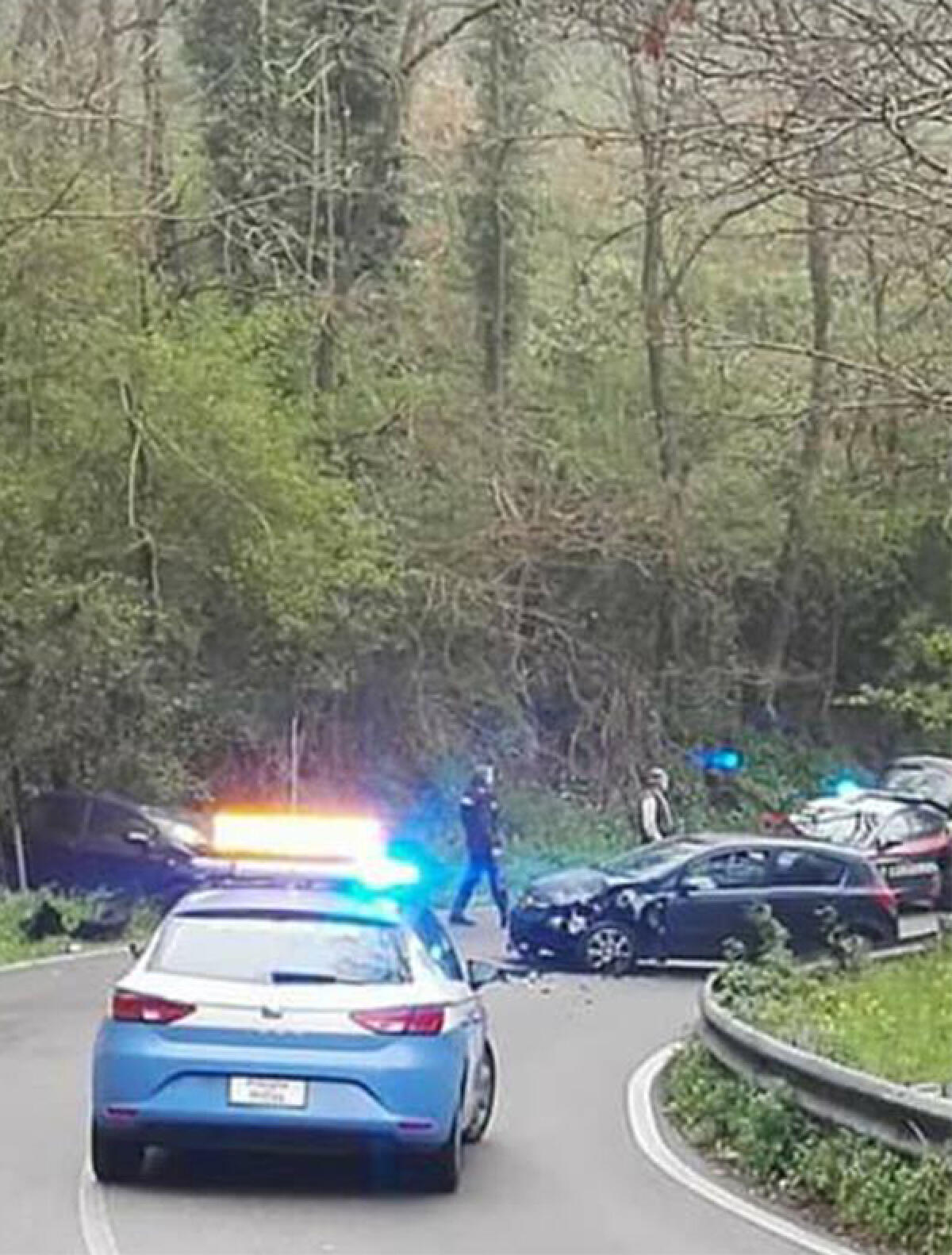 Incidente su via dei Laghi a Velletri, strada chiusa - 
