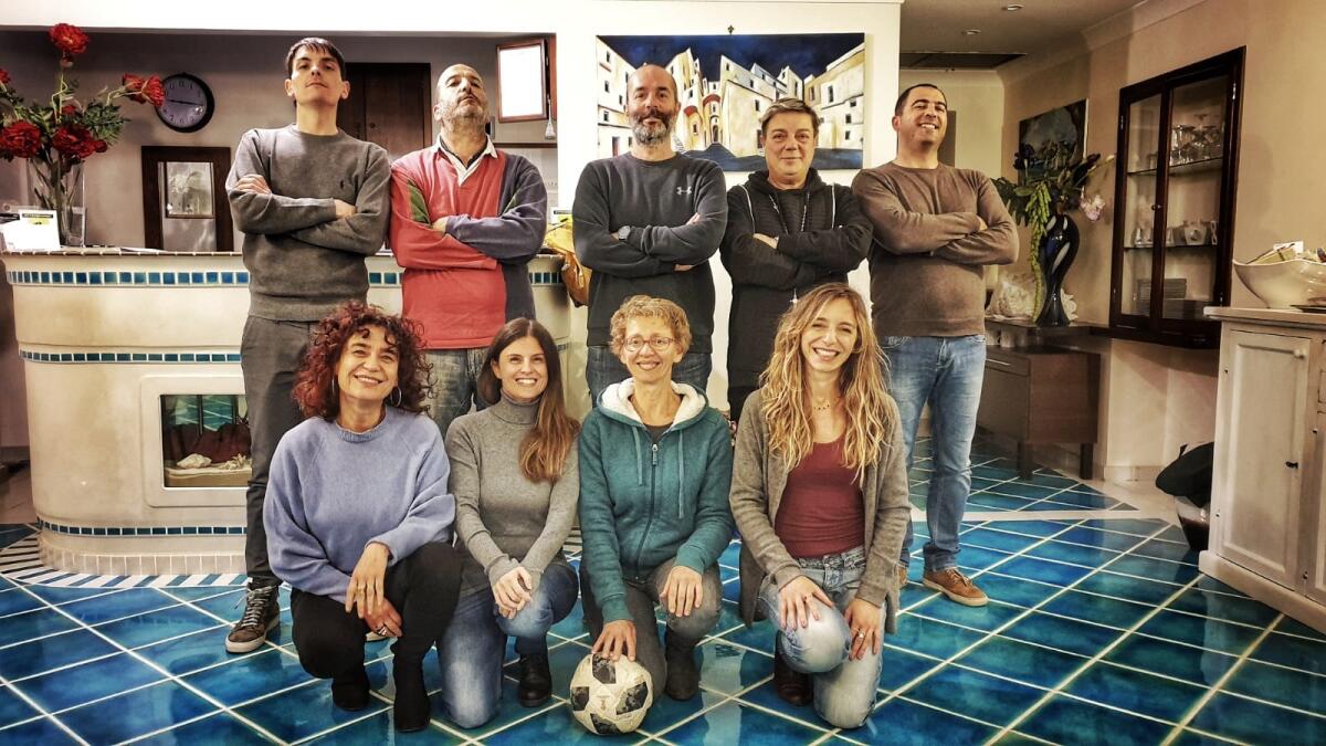 Tante risate al teatro Augusto di Sperlonga con "I pallonari" - 