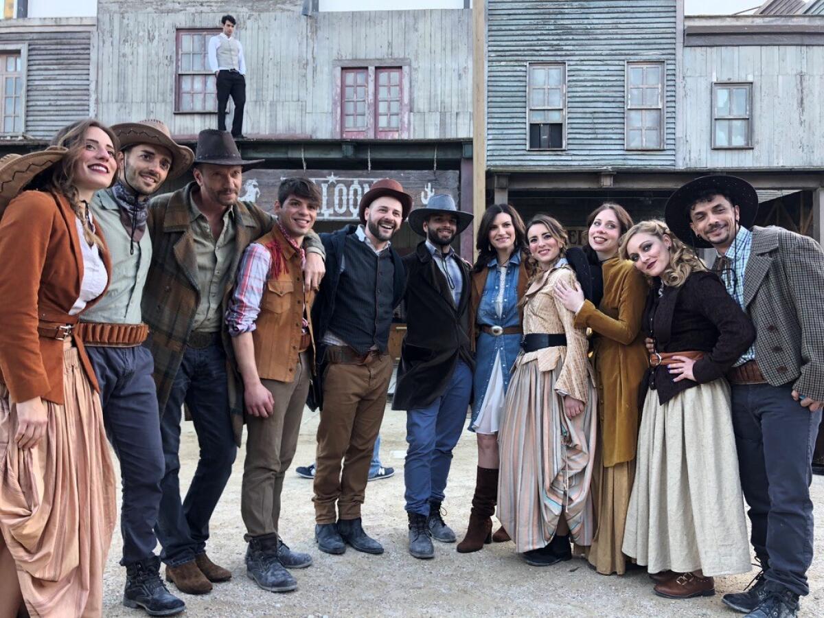 Online il nuovo video di Antonacci e Pausini girato anche a Cinecittà World - 