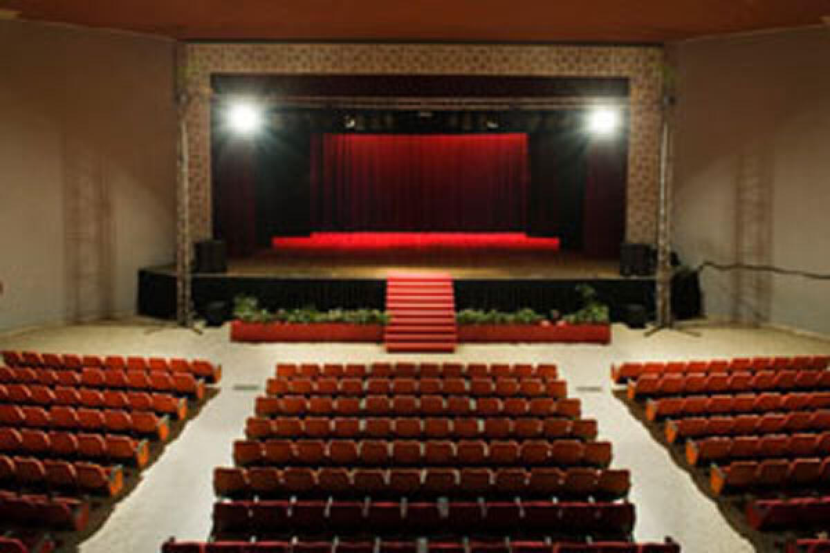 Aprilia, "Il Comune acquisisca il teatro Europa e lo gestisca con una fondazione" - 