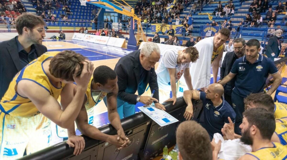 Basket A2 maschile, ottavi di finale playoff: questa domenica Latina sfida la Poderosa Montegranaro. - 