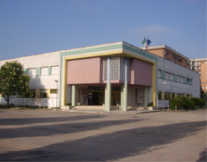 la sede della scuola media "Matteotti" di Aprilia