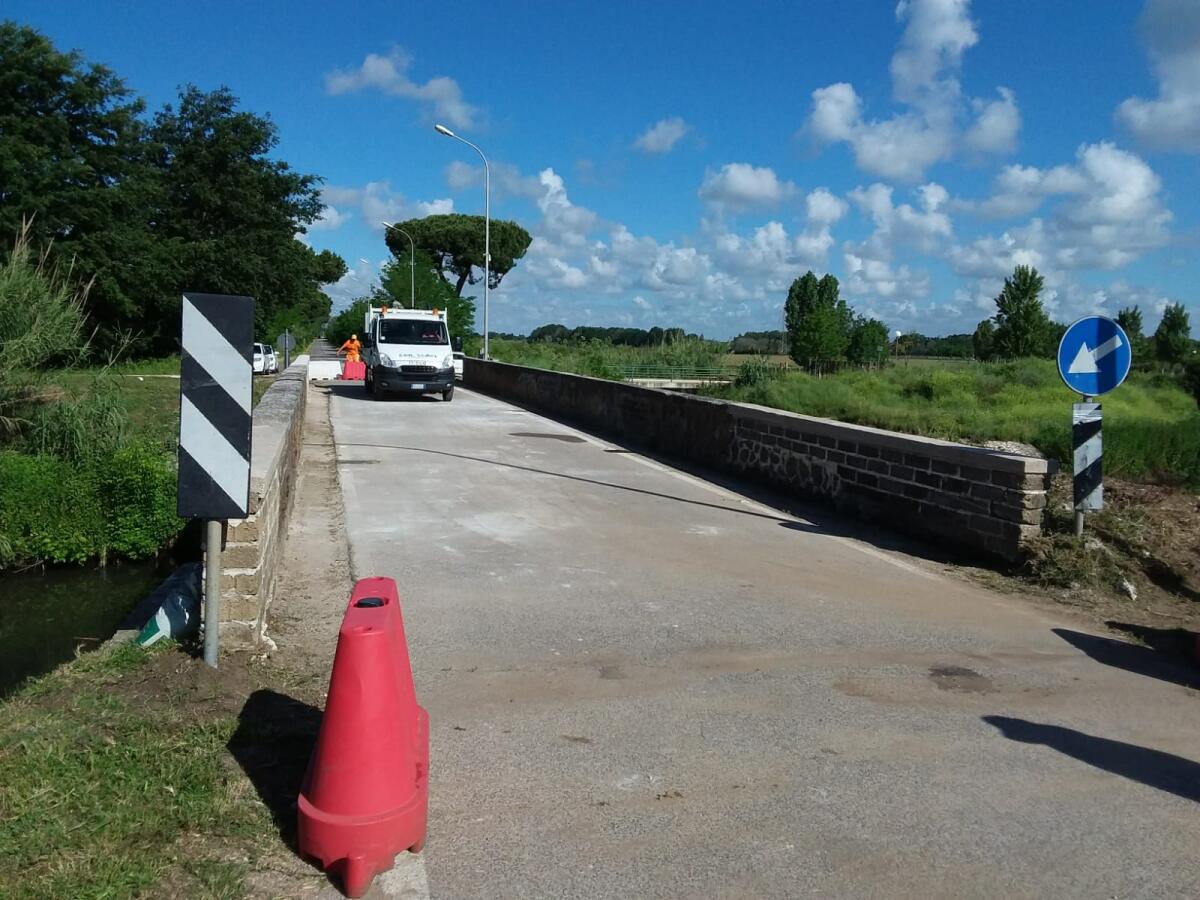Riaperta al traffico la strada Litoranea, a Latina, tra via del Lido e Fogliano. - 