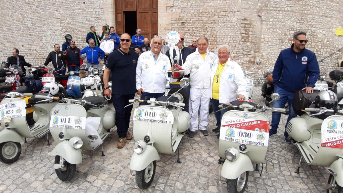 Il Vespa Club Sermoneta alla gara di Mantova - 