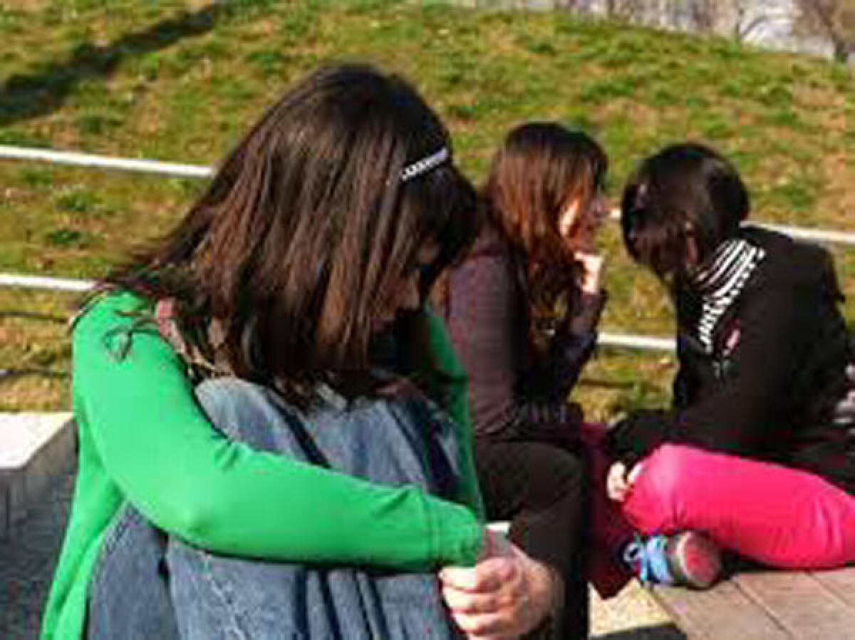 Grave episodio di bullismo ad Aprilia, denunciate tre ragazze - 