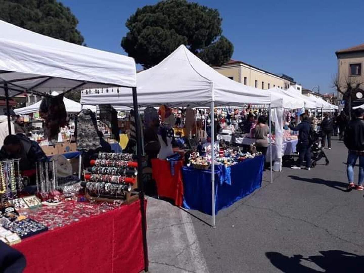 Domenica 19 maggio ad Aprilia, torna il mercatino in Piazza Marconi. - 