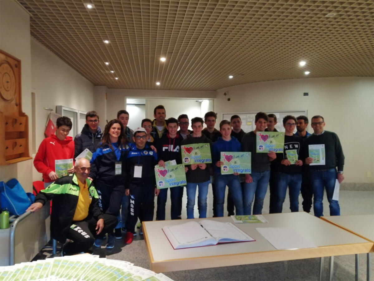 I ragazzi del Centro Diurno ‘Il Giardino dei Sorrisi’ di Aprilia alla “Carovana dello Sport”. - 