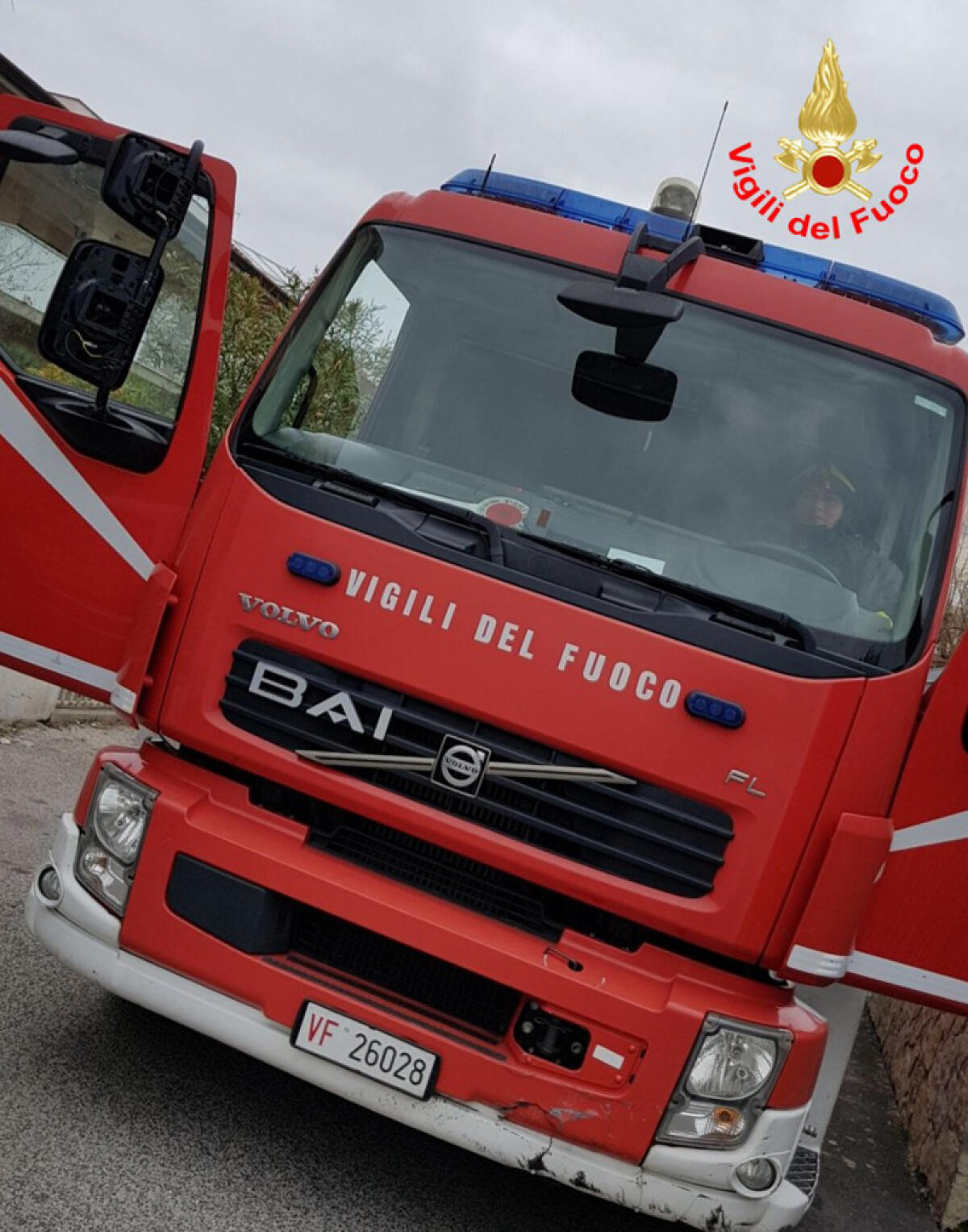 Una nuova voragine si apre in strada a Terracina, in via Lungo Sisto. - 