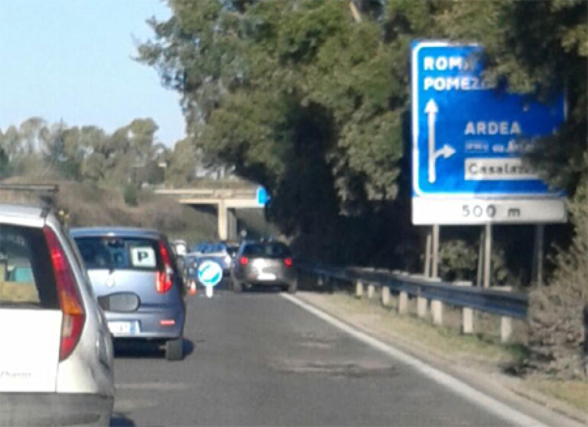 Code questa mattina sulla 148 Pontina per un incidente avvenuto ad Ardea, in direzione Roma. - 