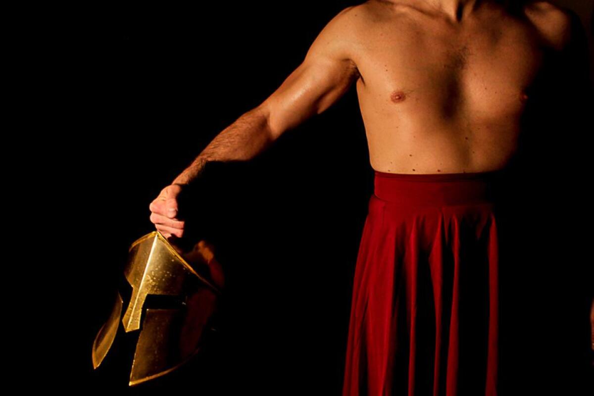 L'Iliade debutta al Fellini di Pontinia: a teatro per sfuggire ad un presente "brutto" - 