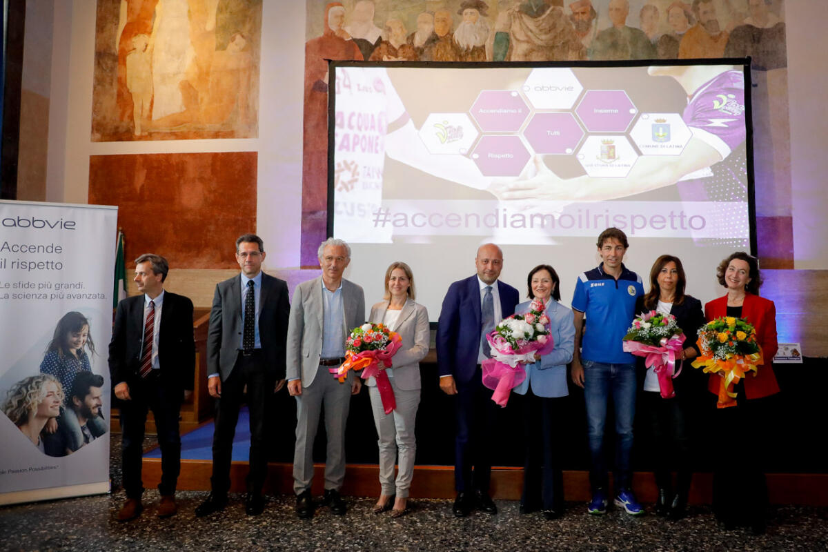 #Accendiamoilrispetto: 10mila studenti coinvolti nel  progetto di Top Volley Latina ed AbbVie. - 